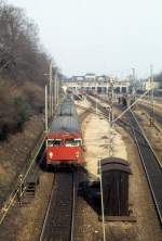 Kbenhavn / Kopenhagen DSB S-Bahn im Mrz 1975: Ein Zug der Linie C hat auf der Fahrt nach Vanlse gerade den Bahnhof sterport verlassen.