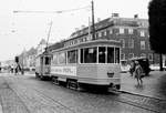 København / Kopenhagen Københavns Sporveje SL 10 (Bw 1581 hinter einem Tw der Serie 501 - 618) København K (Stadtmitte), Kongens Nytorv / Nyhavn (: der neue Hafen) im September 1968.