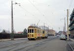 København / Kopenhagen Københavns Sporveje SL 5 (Tw 555 + Bw 15**) København S, Sundbyøster, Backersvej / Kretavej am 25. April 1969. - Das Ziel des Zuges war der Straßenbahnbetriebsbahnhof Sundby - man bemerke das rote Zielschild, das zeigt, dass das Ziel nicht eine der normalen Endstellen der Linie (Husum bzw. Formosavej) ist. Um den Betriebshof zu erreichen oder vom Betriebshof zur Stammstrecke zu kommen , benutzten die ein- und ausziehenden Züge die Betriebsstecke Backersvej - Grækenlandsvej über die Kretavej. -  Scan eines Farbnegativs. Film: Kodak Kodacolor X.