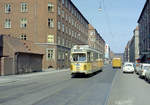 København / Kopenhagen Københavns Sporveje SL 5 (DÜWAG/Kiepe-GT6 836) København S, Sundbyøster, Østrigsgade am 1. Mai 1969. - Scan eines Farbnegativs. Film: Kodak Kodacolor X.