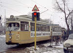 København / Kopenhagen Københavns Sporveje SL 16 (DÜWAG/Kiepe-GT6 894) København NV, Emdrup, Frederiksborgvej / Guldstjernevej am 5. April 1970. - Auf dem Bild verlässt der GT6 eben die Endstation Emdrupvej. - Scan eines Farbnegativs. Film: Kodak Kodacolor X.