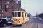 København / Kopenhagen Københavns Sporveje (KS) SL 2 (Großraumtriebwagen 522) København V, H.C. Andersens Boulevard / Rådhusplads (: Rathausplatz) am 23. April 1969. - Scan eines Diapositivs.