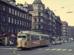 København / Kopenhagen Københavns Sporveje SL 5 (DÜWAG-GT6 896) Amagerbrogade / Holmbladsgade im April 1971.