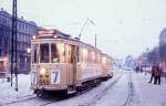 København / Kopenhagen KS SL 7 (Københavns Sporveje-HW-Grossraumtriebwagen 550) Nørre Voldgade / Nørreport station (: Bahnhof Nørreport) im Februar 1970.