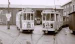 København / Kopenhagen Københavns Sporveje im August 1967: Drei Großraumtriebwagen der Serie 501 - 617 halten im Betriebsbahnhof Nørrebro - 529 als SL T (: Touristenlinie), 512 als