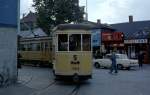 København / Kopenhagen Københavns Sporveje am 10. September 1967: Der Beiwagen 1054 und der Triebwagen 470 fahren nach einer Sonderfahrt (Fotofahrt) für die Mitglieder der Dänischen Gesellschaft für Straßenbahngeschichte von der Nørrebrogade rückwärts in den Betriebsbahnhof Nørrebro hinein. - Die beiden Wagen befinden sich heute in der Sammlung des Dänischen Straßenbahnmuseums. - Scan von einem Farbnegativ. Film: Kodacolor X. Kamera: Konica EE-matic.