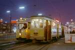 København / Kopenhagen Københavns Sporveje SL 16 (DÜWAG-GT6 871) / SL 6 (Bw 1508) Rådhuspladsen / Rathausplatz im Dezember 1968.