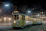 København / Kopenhagen Københavns Sporveje SL 6 (Tw 572 + Bw 15xx) Kongens Nytorv im Dezember 1968. - Links im Bild befindet sich Det Kongelige Teater / das Königliche Theater; das Gebäude in der Mitte im Hintergrund gehört dem Kaufhaus  Magasin du Nord . - Scan von einem Farbnegativ. Film: Kodacolor X.