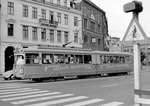 København / Kopenhagen Københavns Sporveje SL 10 (DÜWAG-GT6 847) Centrum (København K), Holmens Kanal / Bremerholm / Havnegade im Juni 1968.