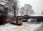 København / Kopenhagen Københavns Sporveje (KS) SL 2 (Großraumtriebwagen 508) in der Schleife am Straßenbahnbetriebsbahnhof Sundby - hier endete bis 1964 die SL 13 - im Februar