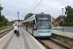Aarhus Letbane: Ein Zug der Linie L2 (Stadler Variobahn 1112-1212) hält am 10.