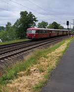 Den Schienenbus VT95 habe ich am 01.06.2024 bei Leubsdorf am Rhein aufgenommen!