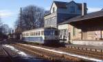 515 604-7 steht Mitte Februar 1988 abfahrbereit im Bahnhof Wuppertal-Cronenberg.