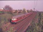 Ein vierteiliger ETA 517 fhrt die Rampe Richtung Niedernhausen  hinauf es ist keine Falschfahrt da das rechte Gleis vom Gterbahnhof herauskonmmt langsamere Gterzge, infolge der starken Steigung,