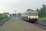 DB 515 557-7 als Zug 7383 von Oberhausen Hbf nach Coesfeld bei der Ankunft (Nachschuss) im Bahnhof Hervest-Dorsten am 20.05.1994, 16.17u.