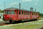 Im Sommer 1984 fand ich den ziemlich ungepflegten DB-Akkuzug 815 716-6 auf dem Areal des Bw Augsburg