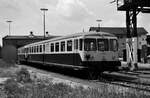 Sommer 1984: Akkuzug 815 703-4 der DB (Baureihe 515/815) wobei der Ort unbekannt ist (Augsburg?)