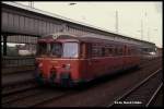 515636 gehörte mit zu den letzten seiner Gattung im originalen alten DB Rot! Am 6.10.1989 stand er als VVR 93 nach Duisburg um 12.10 Uhr abfahrbereit im HBF Oberhausen.