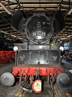 Die Dampflokomotive 65 1049-9 steht im Eisenbahnmuseum Arnstadt. (August 2018)