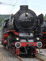 Die Dampflokomotive 011 075-9 Anfang Juli 2019 auf dem Gelände des Bahnbetriebswerkes in Altenbeken.