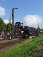 Blick auf einen Groteil der Signaltechnik im Museum Dahlhausen (18.9.2010) mit 01 1066  im Anflug ...