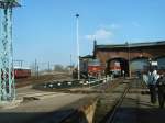 Blick ber das Gelnde des Eisenbahnmuseums Chemnitz Hilbersdorf mit einigen der vielen hier ausgestellten Exponaten, 08.04.06