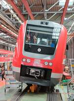 Beim Tag der offenen Tür (100 Jahre Bw Erfurt) am 30.08.2025, führte der DB 612 036 im DB Werk Erfurt seine Neigetechnik vor. 