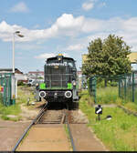 Ein Rangiermanöver später ist 362 448-3 (DB V 60 448 |  Susi ) bei der MSG Ammendorf nun erneut unterwegs zu 412 010-0 (Tz 9010), den sie kurz zuvor bereits einmal am Haken hatte.