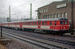 Altbau-ET 455 102 am 19.01.1986 auf der Fahrt zwischen Heidelberg und Mannheim in Höhe des Bw.