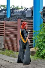 Die Kohlenprinzessin des Dampflokomotiv Museum bittet an den XXI.Meininger Dampfloktage um noch mehr Kohle...