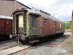 Drei ehemalige Heizwagen standen,am 13.Mai 2026,im Lokbahnhof Sonneberg.