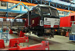 Die schon knapp sechs Jahre im Einsatz befindliche 193 851-3 (X4 E - 851 | Siemens Vectron) der Mitsui Rail Capital Europe GmbH (MRCE), vermietet an die boxXpress.de GmbH, steht aufgebockt in der
