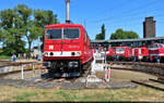155 273-6 (250 273-0) beim Orientrot-Treffen auf der Drehscheibe des Bahnbetriebswerks Lutherstadt Wittenberg.