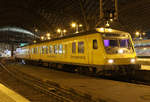 y-Steuerwagen 80 9360 004-2 mit Messzug geschoben von 218 392 in Köln Hbf am 02.12.2017