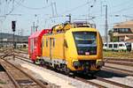 Nachschuss am 26.08.2015 auf TVT 711 105-7, als dieser den neuen Notfalltechnik-Wagen  durch Regensburg Hbf in Richtung Norden schob.