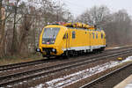 DB 711116 passiert am 9.2.2026 um 13.03 Uhr den Bahnhof Berlin Jungfernheide in Richtung Westhafen.