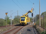 Wartungsarbeiten an der Fahrleitung am 10.Mai 2016 hatte der 711 116 in Mukran Mitte zuerledigen.