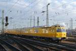 Der auf der Basis der Dieseltriebwagen der Baureihe 614 entstandene Messtriebzug 719 001-0 rangierte am 04.02.2014 in ein Abstellgleis am Mannheimer Hbf.