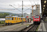 Neben Gleismesstriebzug (GMTZ) 726 002-9 der DB Netz AG steht 146 207-6 von DB Regio Baden-Württemberg als RE 4219 nach Ulm Hbf im Startbahnhof Stuttgart Hbf abweichend auf Gleis 16.
[26.9.2019 | 12:01 Uhr]