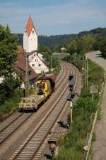 Diese niedliche Fuhre kam mir am 24.08.07 in Lonsee an der Filsbahn entgegen. Fahrtrichtung dieses Bahndienstfahrzeuges war Ulm.