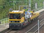 Bahndienstfahrzeug  GKW 303  am 7.5.2010 in Berlin Karlshorst. Hoffentlich nehmen potenzielle Fahrgste das Schild  Ersatzzug  nicht allzu ernst.