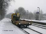 Bei neblig grauem Frostwetter ist es sicher ungemtlich, mit diesem Gefhrt unterwegs zu sein - Langebrck, 02.02.2006  