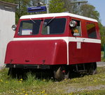 Kleinwagen (Motordraisine) 12-4658 der ehemaligen Nm Arnsberg, betriebsbereit beim Förderverein Schienenbus Menden e.V., in Binolen, 8.5.16.