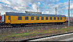 Funkmesswagen 296.3 (60 80 09-24 200-9 |  Messwagen 1 ) pausiert in Magdeburg Hbf auf Gleis 10.