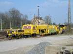 Am Bahnhof L-Wiederitzsch stand am 01.04.08 eine Schnellschotterplaniermaschine und davor eine Unimat-Stopfmaschine