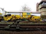 Diese Gleisbaumaschine stand am 12.12.05 abgestellt in Worms.