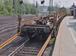 Der Rutschenwagen an einem Langschienenentladezug am 22.04.2011 in Aachen West.