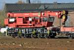 979 0010-0 6-achs-Kranwagen im Bf Euskirchen - 26.11.2013