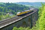 DB Netz Instandhaltung 120 160 mit Messzug auf dem Großen Viadukt Altenbeken (Bekeviadukt) in Richtung Osten (Altenbeken, 23.05.19).