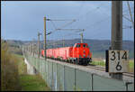 Der Tunnelrettungszug aus Würzburg am 31.03.2026 bei seiner wöchentlichen Bewegungsfahrt auf der 1.232 Meter langen Leinachtalbrücke (SFS Hannover - Würzburg).